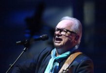 Mit genialer Verstärkung Live und live auf Album