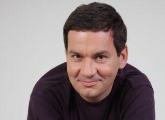 Moritz Netenjakob als Ein-Mann-Ensemble