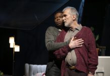 Eindringliches Musikdrama: For a Look or a Touch